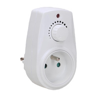 Stmívač se síťovou zásuvkou a uzemněním 280W regulátoru výkonu OR-AE-13114 ORNO