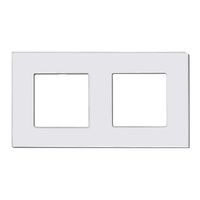 SKLENĚNÝ rámeček pro bílou dvojzásuvku