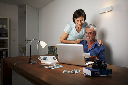 LED žárovka GY6.35 CAPSULE 2.6W = 28W 300lm 2700K Teplá bílá 320° 12V LEDVANCE