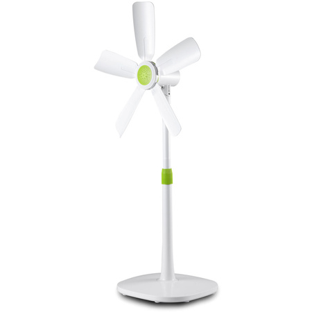 Stojací ventilátor. cirkulátor vzduchu. podlahový ventilátor. tichý. bílý a zelený
