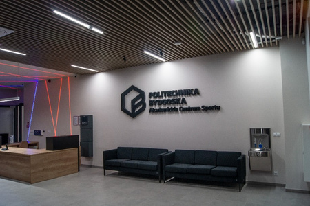 LED nehořlavé hermetické svítidlo 42W 5670lm 4000K neutrální IP65 IK08 šedá Dampproof Ledvance