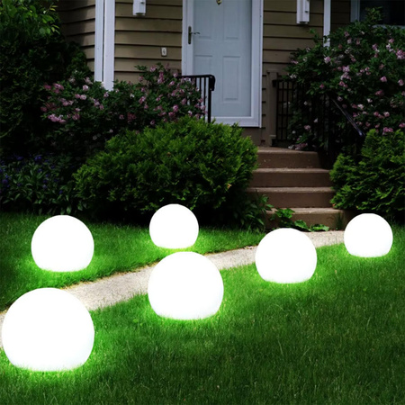 Solární zahradní lampa LED poháněná dekorativním venkovním světelným míčem