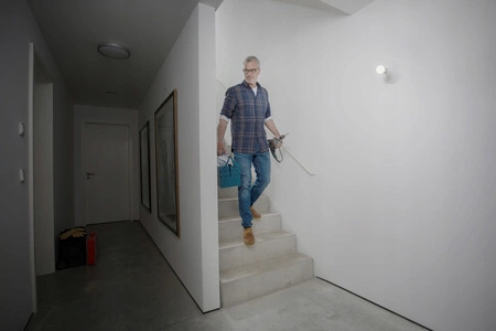 Žárovka LED E27, A60 10W = 75W 1055lm 4000K Neutrální bílá 200° se Snímačem Pohybu a Soumraku LUMILED