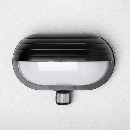 Zahradní nástěnná lampa FRODA E27 IP44 s PIR senzorem černá