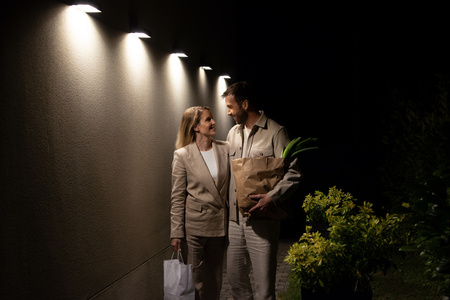 LED 6W 850lm 3000K IP65 šedá se senzorem pohybu a soumraku Venkovní nástěnná lampa Endura Ledvance