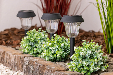 LED solární zahradní lampa Drive 5500-6000K IP44 38cm soumrakový senzor