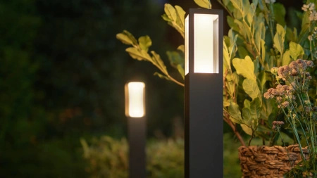 Venkovní lampa Philips HUE Impress Post Lantern 17432/30/P7 77cm