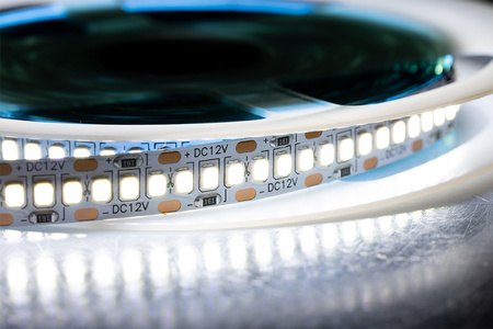 LED pásek 12V, 120W 1200LED 2835 Studená bílá 10mm 5m LUMILED