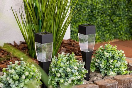 LED solární zahradní lampa 5500-6000K IP44 soumrakový senzor