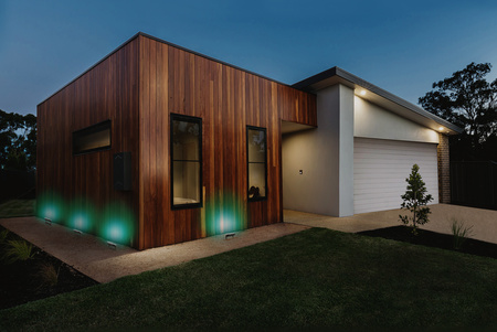 Reflektor LED 10W 300lm RGB+W IP65 Černá LEDVANCE Smart+ WiFi Flood