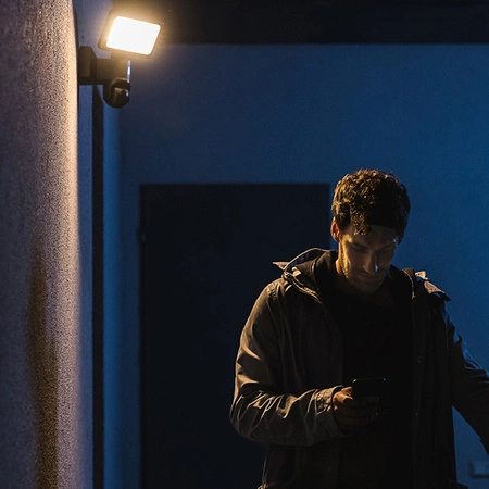 LED reflektor 23W 2000lm 3000K Senzor a HD kamera SMART+ WIFI LEDVANCE