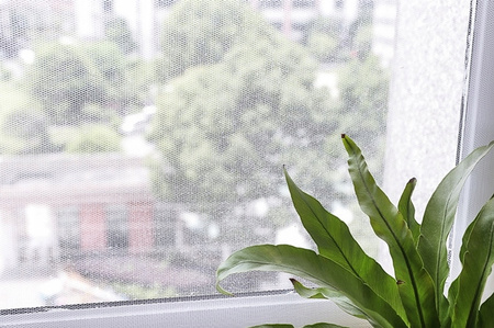 SÍŤKA PROTI HMYZU 150X180CM BÍLÁ