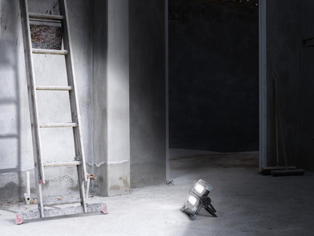 LED reflektor Pracovní lampa na baterie 6500K 1400lm LEDVANCE reflektor