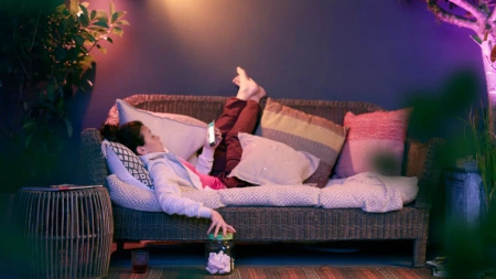 Venkovní kulatá nástěnná lampa Philips HUE Daylo Lantern 17465/30/P7