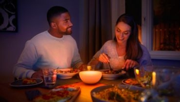 Philips HUE bílá a barevná Ambiance GO Bluetooth Zigbee stolní lampa 8718696173992