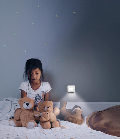 Noční světlo LED s orientací na zásuvku 3000K se senzorem pohybu teplá bílá Lunetta Ledvance