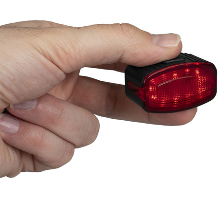 Zadní svítilna na kolo červená USB-C 6 režimů IP66 POWERFUL VAYOX