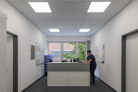 LED panel Stropní svítidlo 33W 4320lm 3000K Warm Surface mounted Flush mounted White 60x60cm Comfort Ledvance