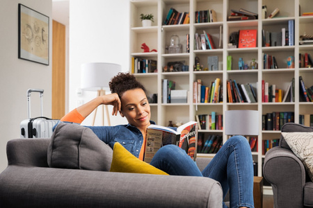 LED žárovka E27 A60 6W = 40W 470lm 2700K teplá bílá 240° OSRAM Star Dusk Sensor