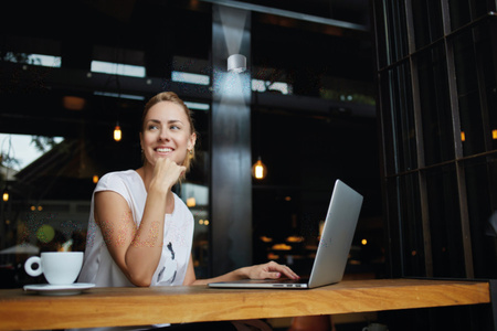 Svítidlo na fasádní LED svítidlo REKA Bílé NAHORU A DOLŮ 7W 500lm 840 Neutrální bila IP54 Kanlux