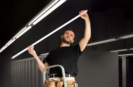 LED zářivka G5 T5 16W 2160lm 3000K Warm 180° 115cm Ledvance