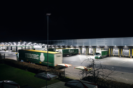 LED reflektor Venkovní reflektor 150W 19900lm 4000K IP66 Černý reflektor Ledvance