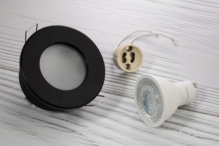 Sada HALOGEN Hermetické koupelnové svítidlo PODBITKA AQUS Black IP44 + LED GU10 36° 6W 3000K Lumiled