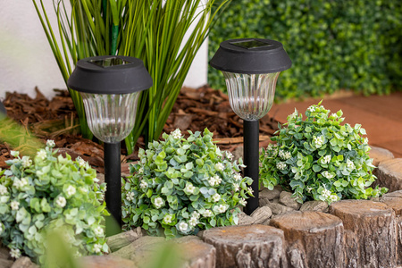 LED solární zahradní lampa Drive 5500-6000K IP44 38cm soumrakový senzor