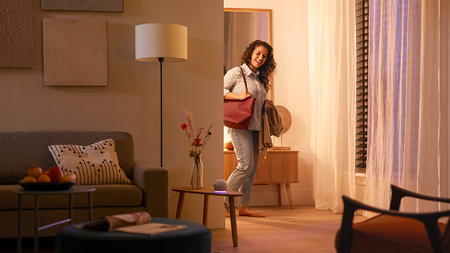 LED žárovka E27 ST64 7W = 50W Filament Amber SMART WiFi Philips WiZ