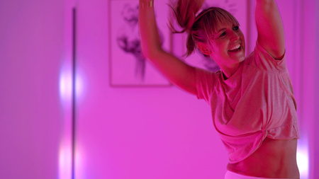 Inteligentní LED stojací lampa 20W SMART+ WiFi RGB s dálkovým ovládáním Stmívatelné 200 cm Černá PODLAHOVÁ ROHOVÁ LEDVANCE