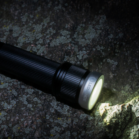 LED 15W 1400 lm IP65 taktická svítilna baterie 6xAA ZOOM ruční světlo LEDVANCE