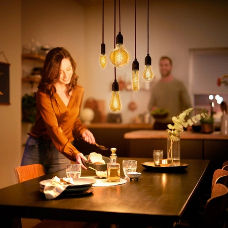 LED kulová žárovka E14 P45 3W = 25W 250lm 2200K Teplá bílá vlákno jantarové PHILIPS Stmívatelné