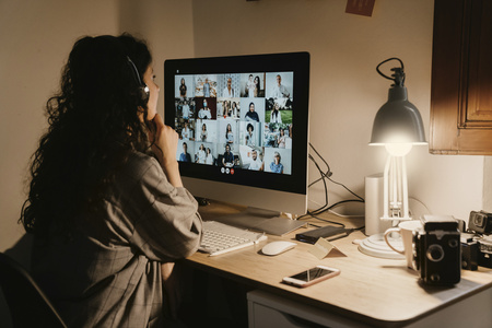 LED žárovka E27 12W = 75W 1055lm CCT Stmívatelná SMART+ WiFi Sun@Home Ledvance