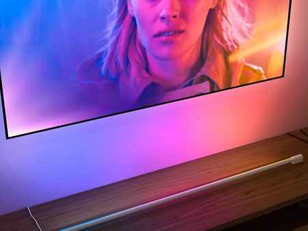 LED Play Tube lineární stolní lampa bílá GRADIENT EU/UK 17,4W CCT RGB PHILIPS HUE