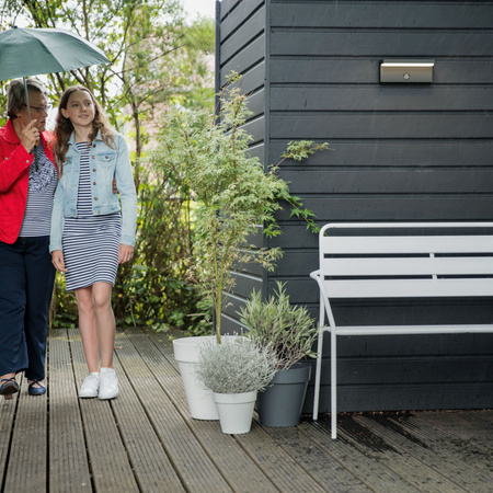 Zahradní LED nástěnné svítidlo BUSTAN 3,8W Pohybové čidlo 2700K teplá bílá IP44 Antracit PHILIPS