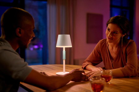 GO PORTBALE LED stolní lampa bílá EU/UK 6W CCT RGB PHILIPS HUE Bluetooth Zigbee