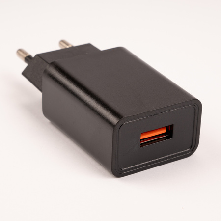 Nabíječka Napájecí Adaptér, 1x USB 5V/1A DC pro Stolní lampa Černá LUMILED