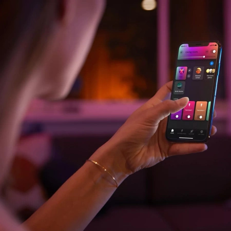 Bílá a barevná ambientní lampa Philips HUE Argenta 3x4,2W Bluetooth Zigbee