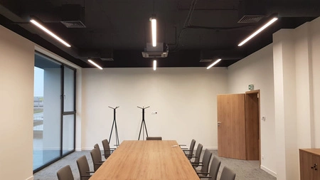 LED lineární svítidlo 31W 4340lm 4000K Neutral IK08 Chrome Nexline Kobi