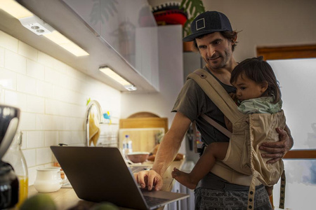 LED pod skříňkou Ledvance Ledvance bezrámové pohybové čidlo Nábytkové světlo 10W 500lm 3000K Teplé stmívatelné USB Bílé pod skříňkou Ledvance