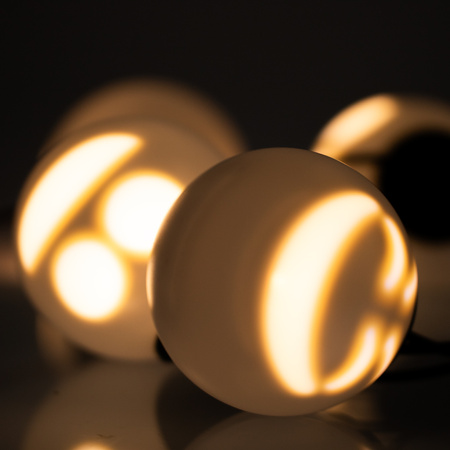 Vánoční girlanda 8x LED bateriový. dekorativní. sněhuláci. duchové. 4.33 m. hrací. bílá + USB C