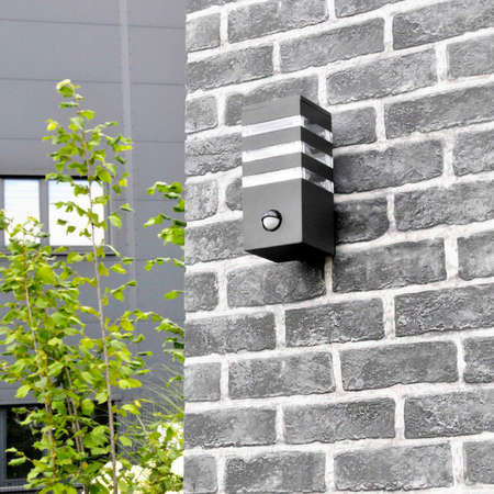 Zahradní lampa Nástěnná lampa TEKSAS PIR E27 IP44 senzor grafitový GOLDLUX (Polux)