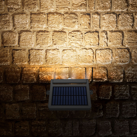 Solární reflektor se senzorem 10W 600lm 5000K neutrální 60° 3,2V IP54 IK06 černý VIDEX