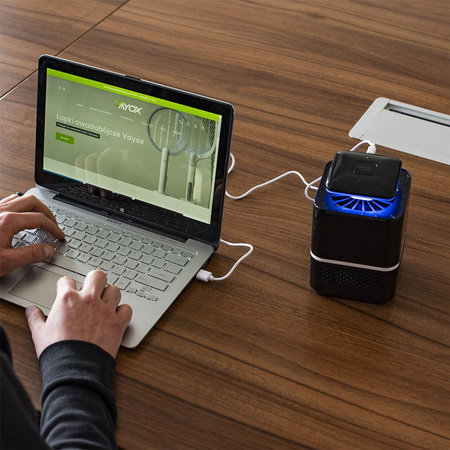 Lapač komárů a much Insekticidní lampa UV světlo USB VAYOX