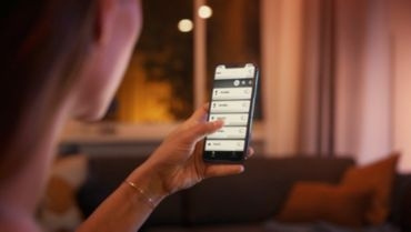 Bílá a barevná ambientní lampa Philips HUE Fugato 1x4,2W Bluetooth Zigbee