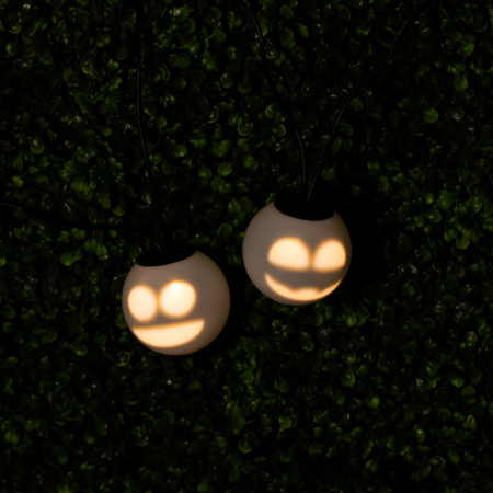 Vánoční girlanda 8x LED bateriový. dekorativní. sněhuláci. duchové. 4.33 m. hrací. bílá + USB C