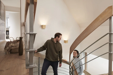 Nástěnné svítidlo SMART+ WIFI Chytré nástěnné svítidlo 12W ORBIS SWAN WOOD LEDVANCE