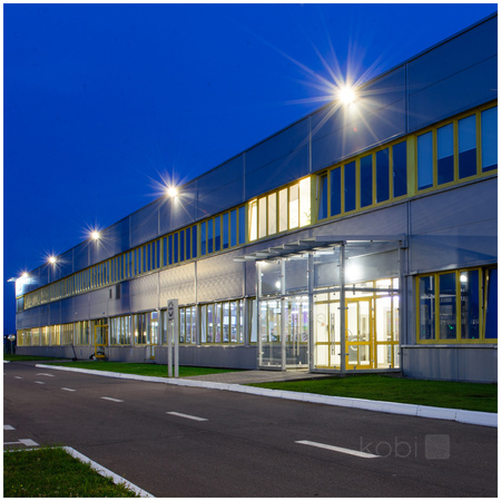 Venkovní LED reflektor Garden 200W 26000lm 4000K Neutral 120° IP65 IK06 Black Seul Kobi