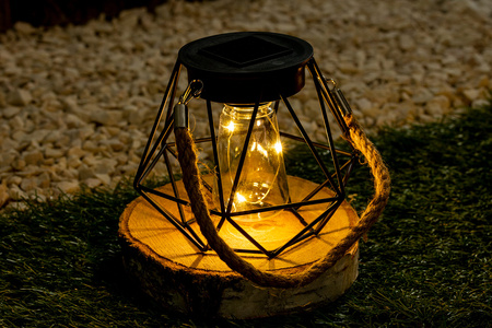 LED solární závěsné svítidlo Venkovní zahradní lucerna 3000K IP44 soumrakový senzor