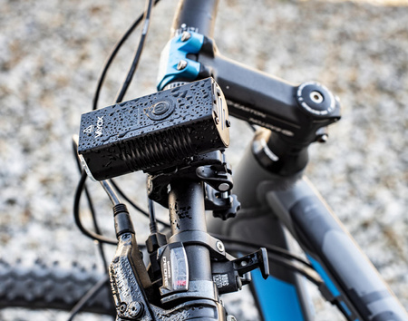 Svítilna LED Cyklistická svítilna Držák USB-C 6 režimů 1020lm IP65 Funkce Powerbanka VAYOX